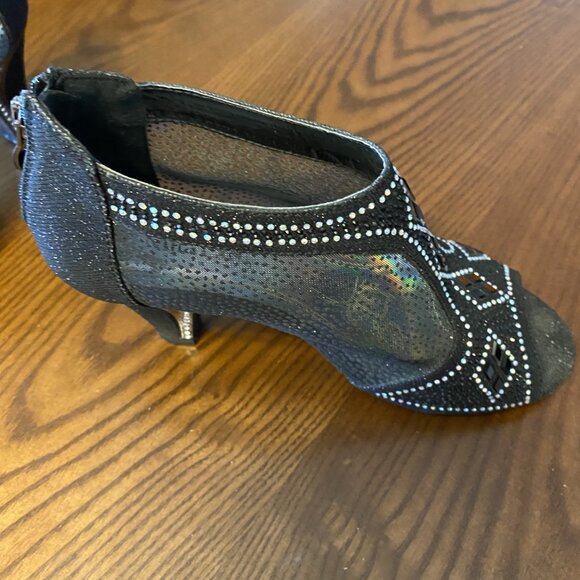 Shoes - Picture 3 of 4